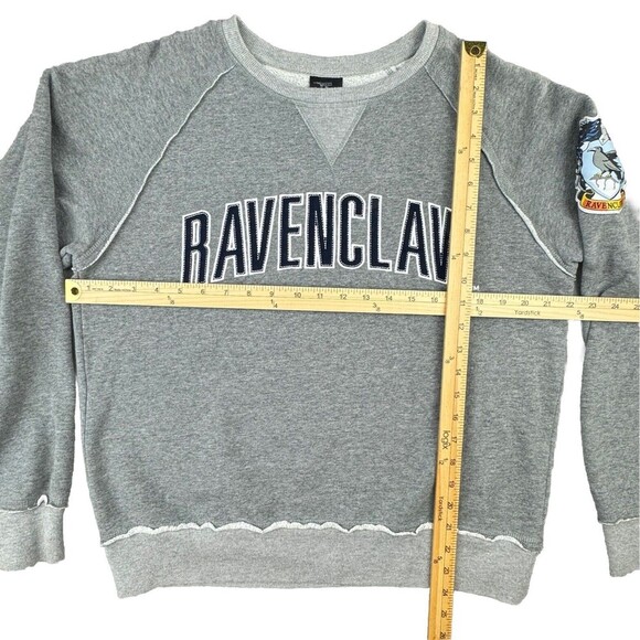 Harry Potter Ravenclaw Sweatshirt Sz Medium Gray Universal Studios Gray Fleece - Picture 6 of 10